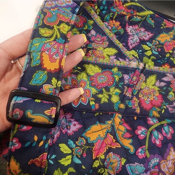 Floral Quilted Shoulder Bag - Picture 4 of 9